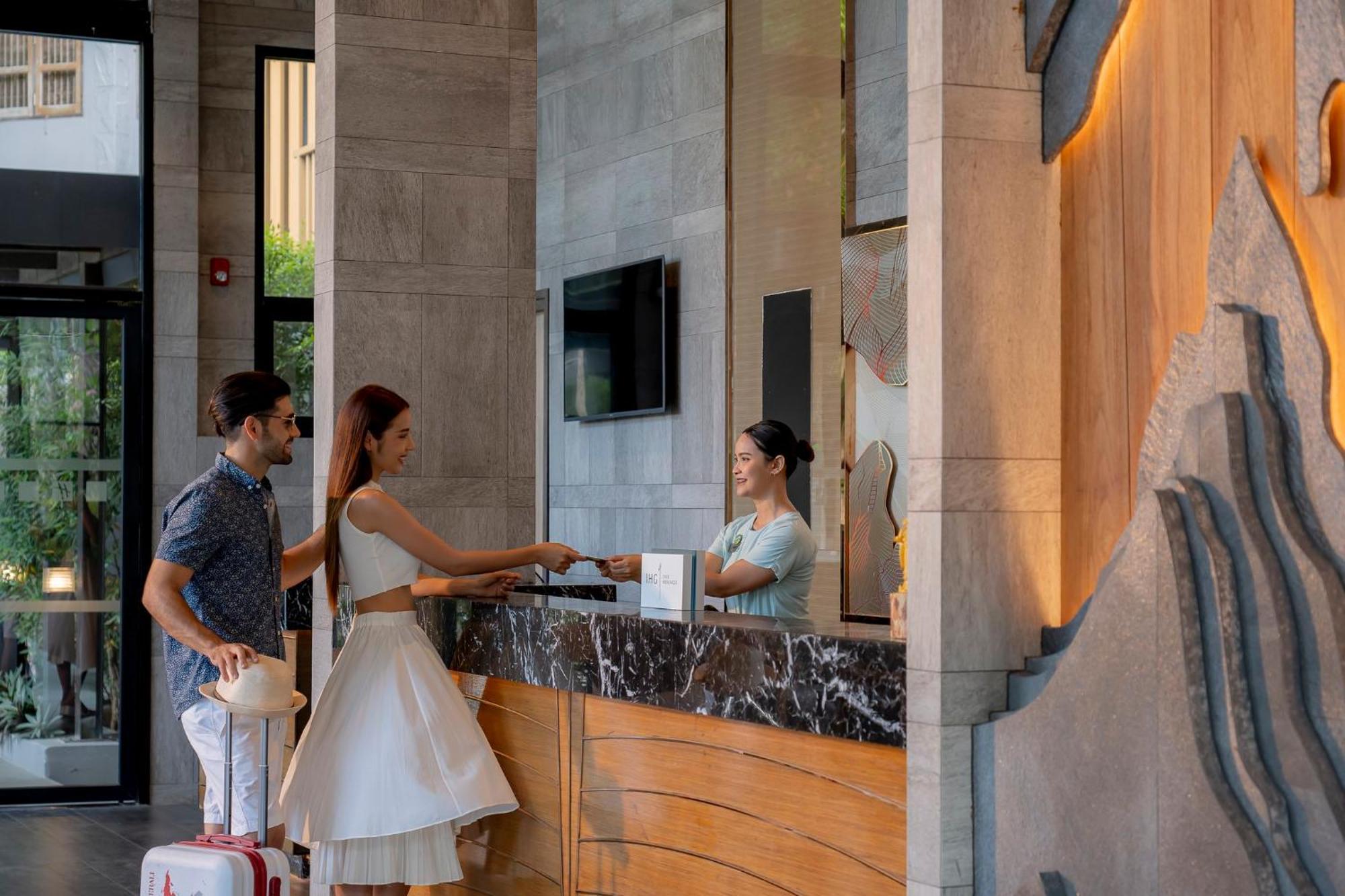Holiday Inn Resort Krabi Ao Nang Beach By Ihg Bagian luar foto